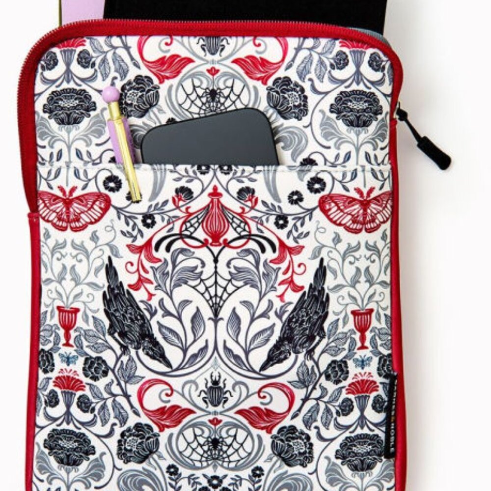 Barnes & Noble Small Book Sleeve NWT